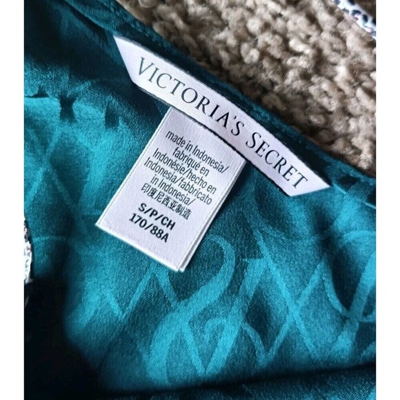 Victoria’s Secret Satin Racerback Camisole Tank Top Size Small Green VS Logo - Picture 3 of 6